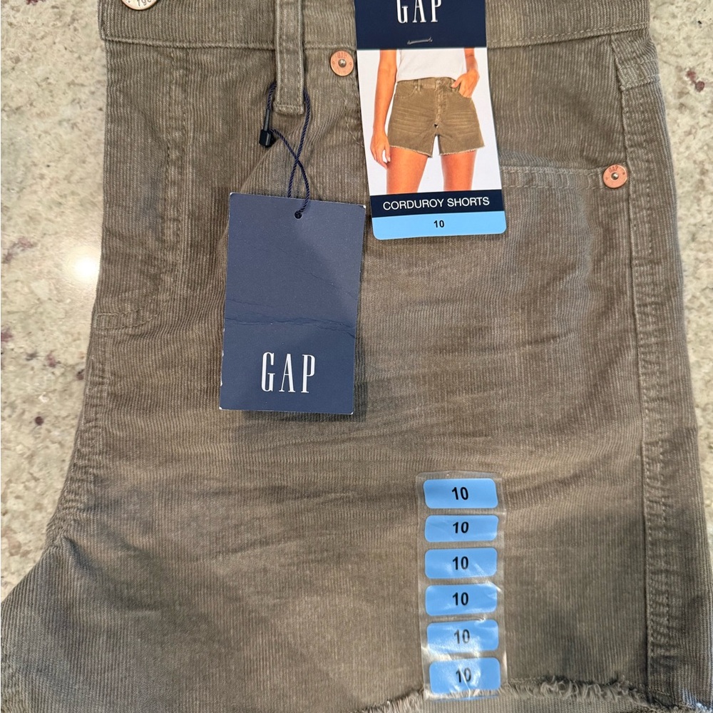 GAP Corduroy Shorts in Olive Green